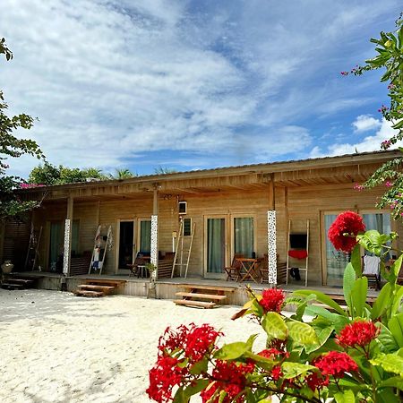 Met House Hotel Thulusdhoo Exterior photo