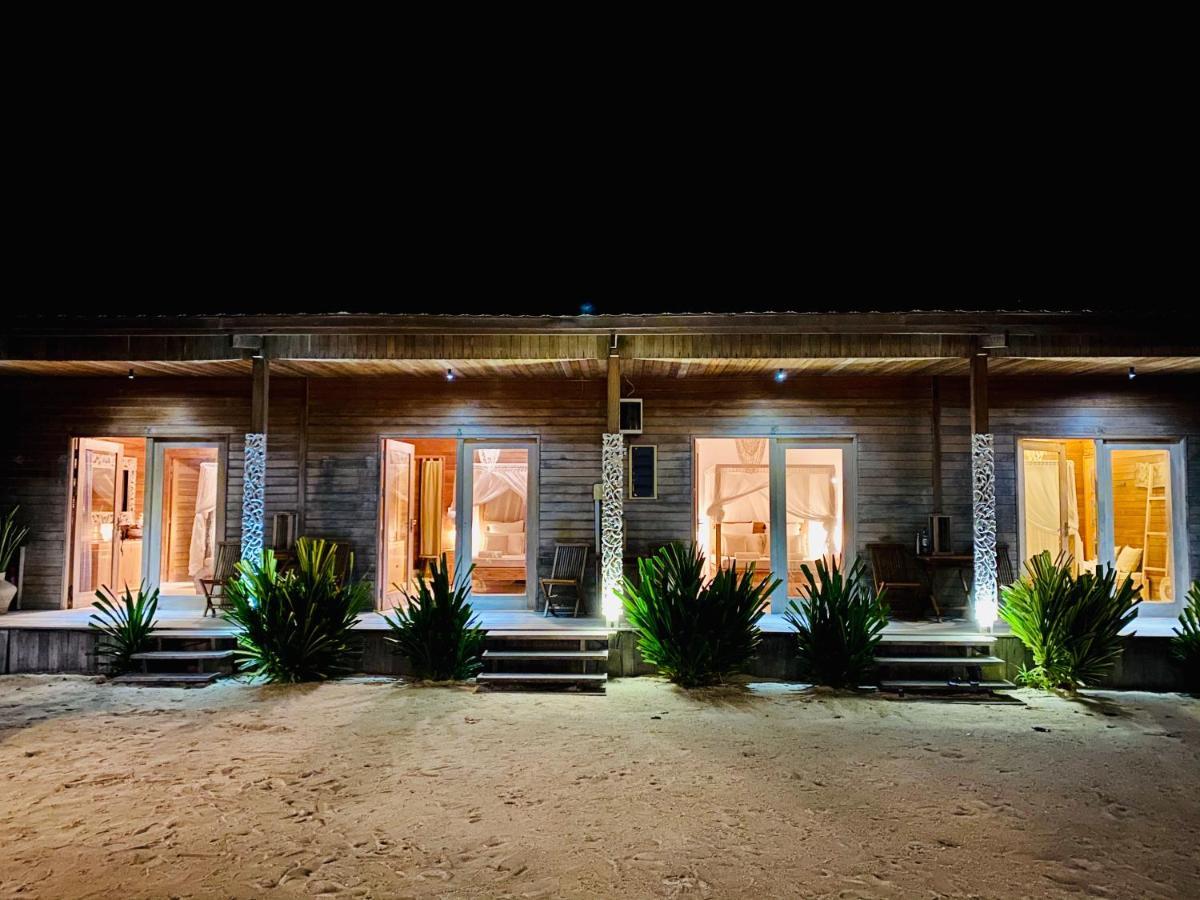 Met House Hotel Thulusdhoo Exterior photo