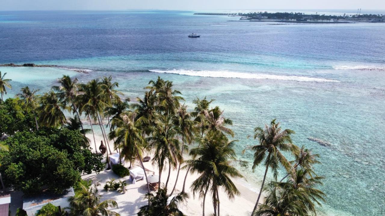 Met House Hotel Thulusdhoo Exterior photo