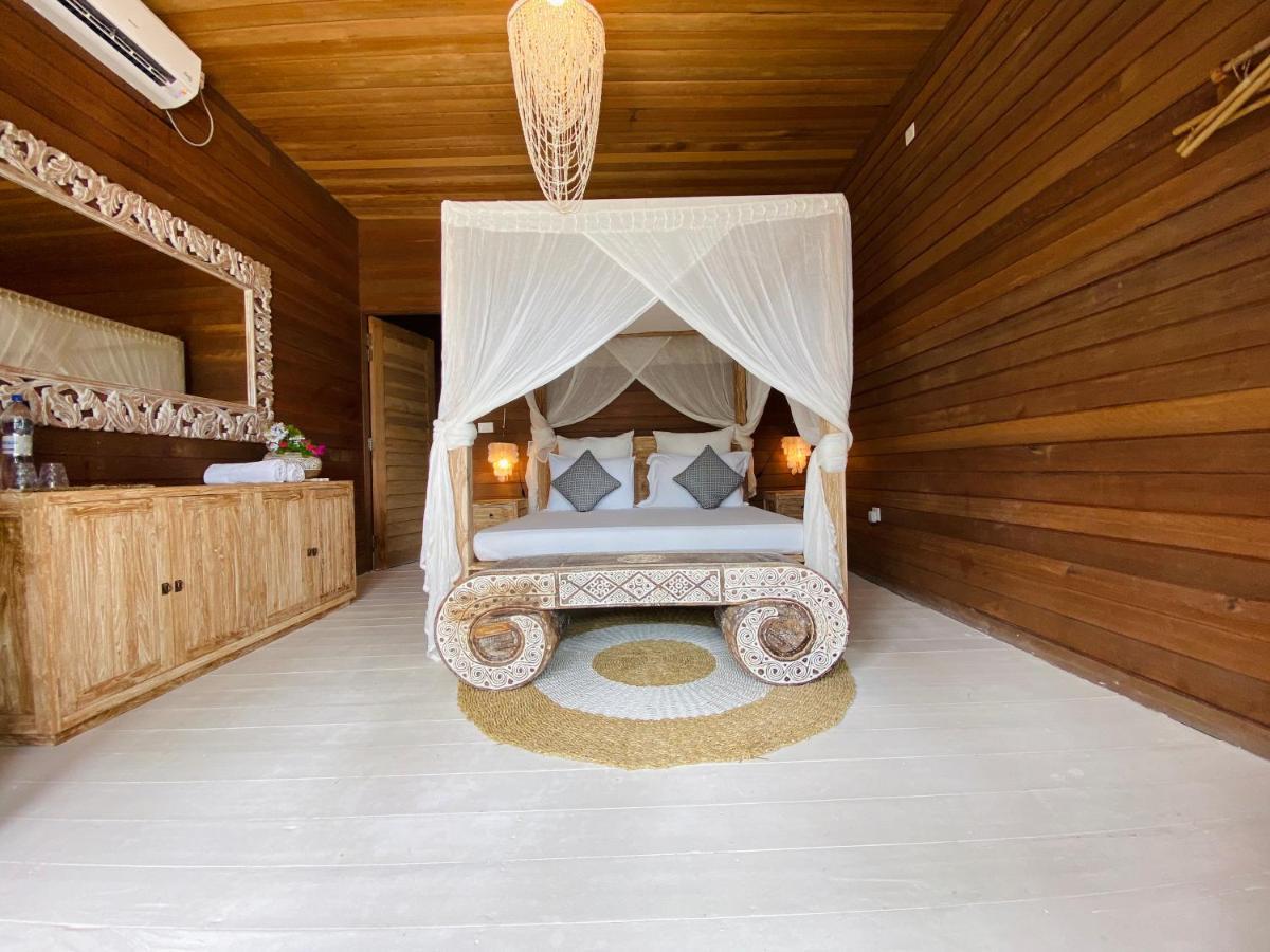 Met House Hotel Thulusdhoo Exterior photo