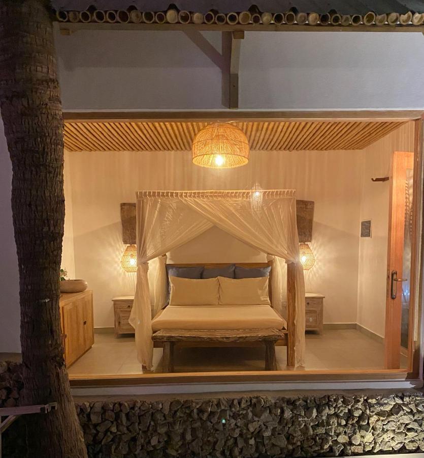 Met House Hotel Thulusdhoo Exterior photo