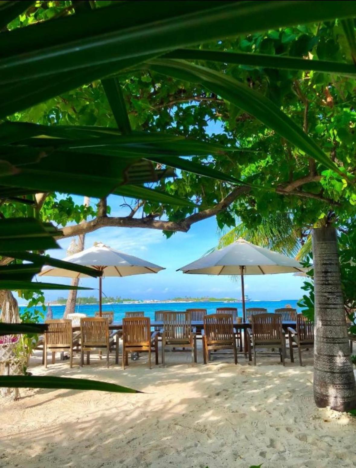 Met House Hotel Thulusdhoo Exterior photo