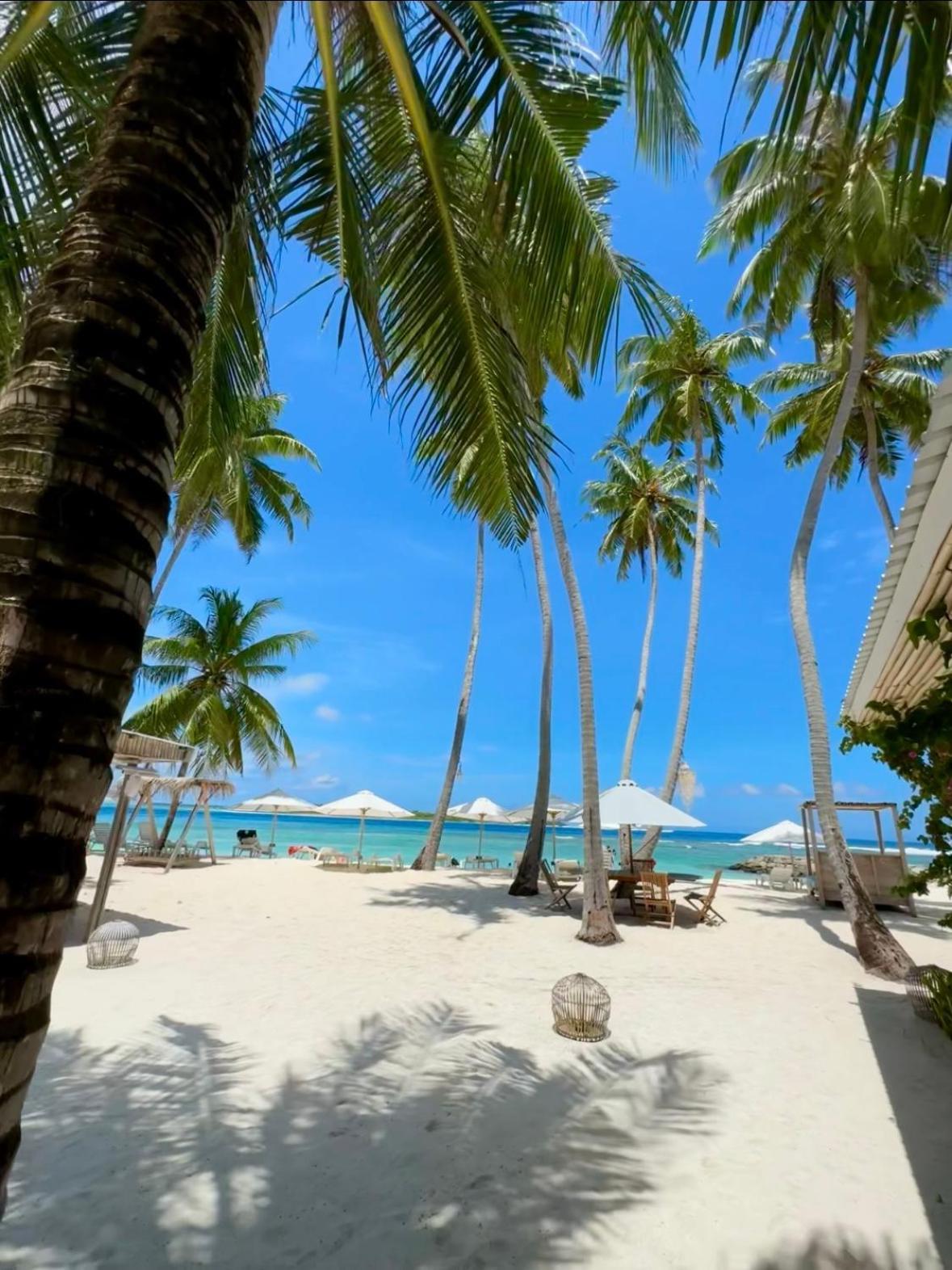 Met House Hotel Thulusdhoo Exterior photo