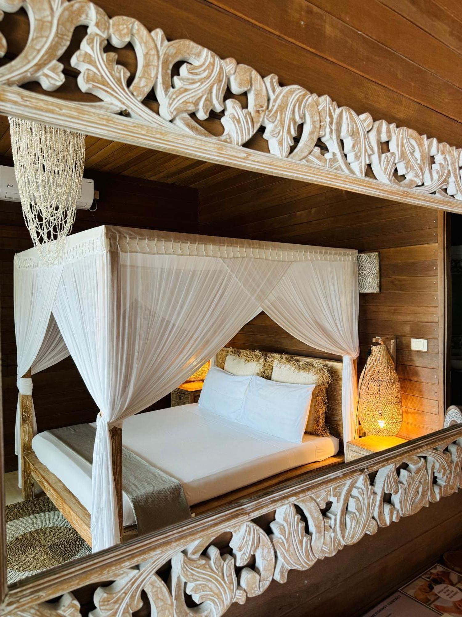 Met House Hotel Thulusdhoo Exterior photo