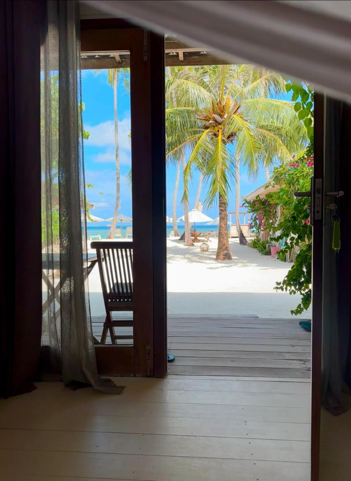 Met House Hotel Thulusdhoo Exterior photo