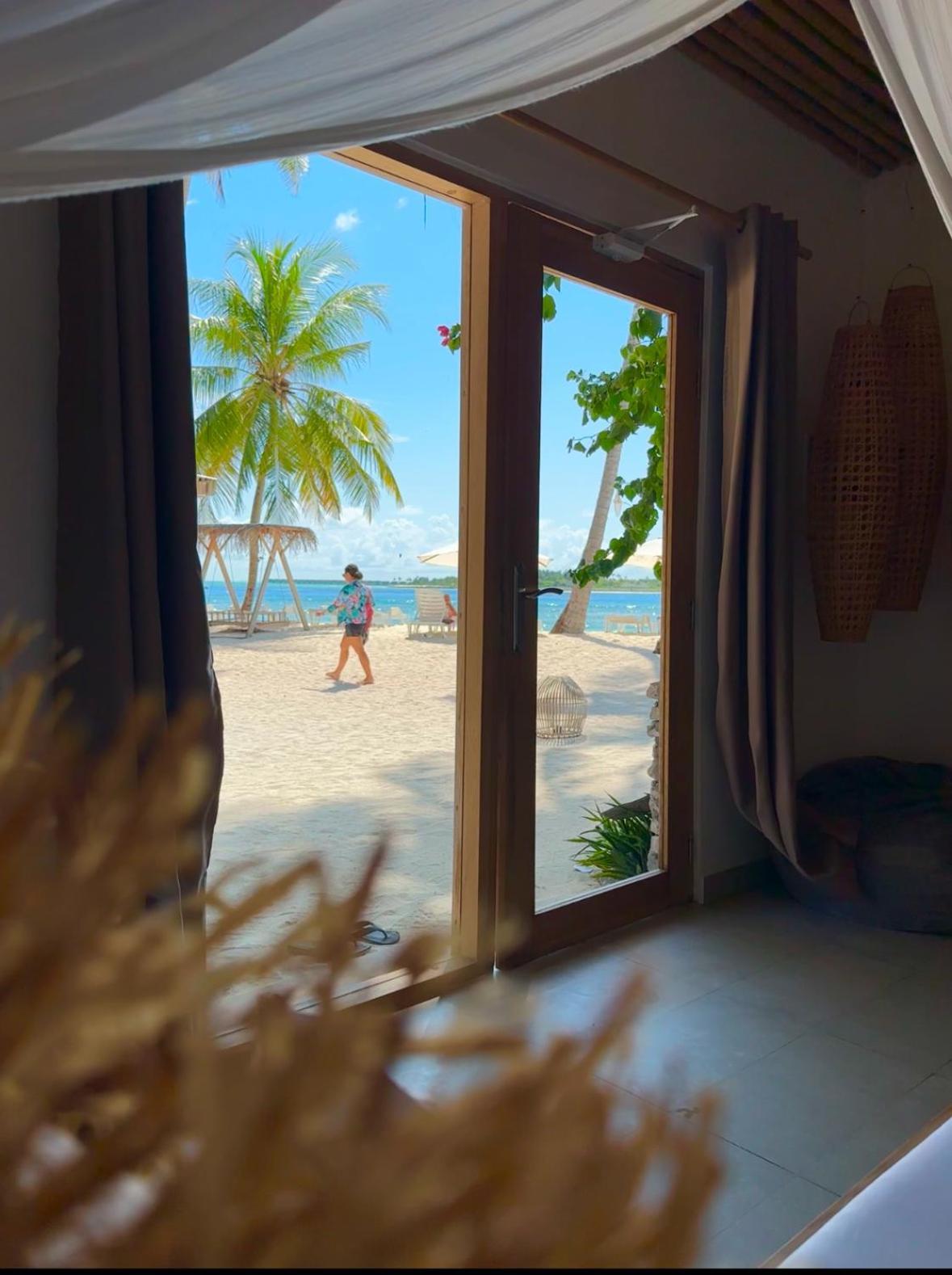Met House Hotel Thulusdhoo Exterior photo