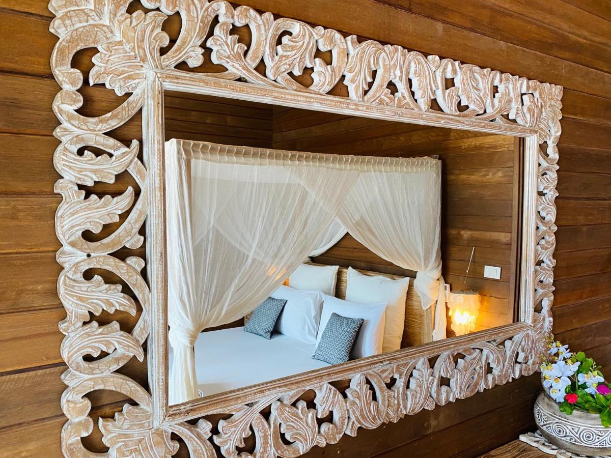 Met House Hotel Thulusdhoo Exterior photo